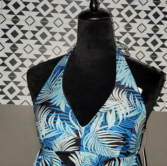 Women's Halter Tankini Size Small NWT - Picture 2 of 16